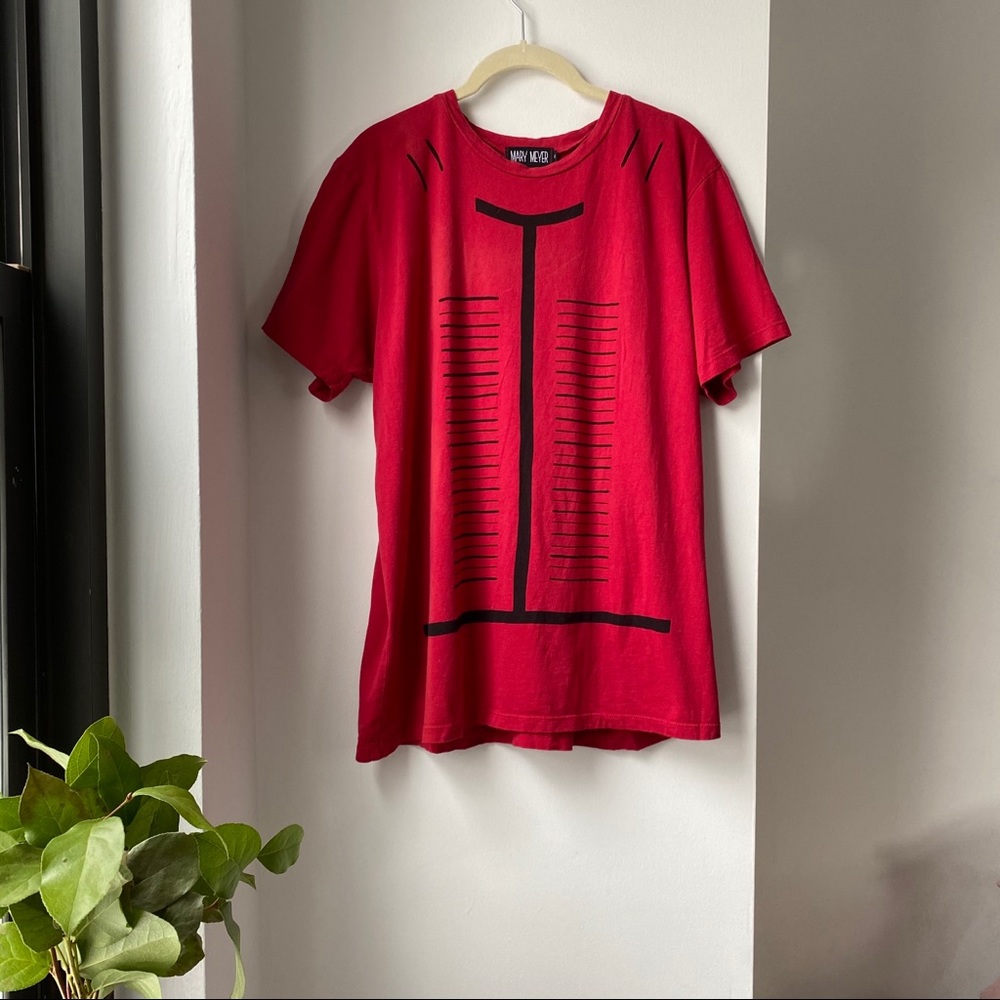 MARY MEYER Red & Black T-Shirt